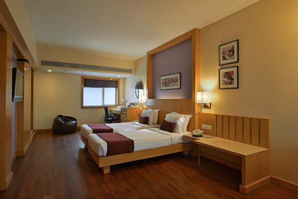 Bed, Seating area