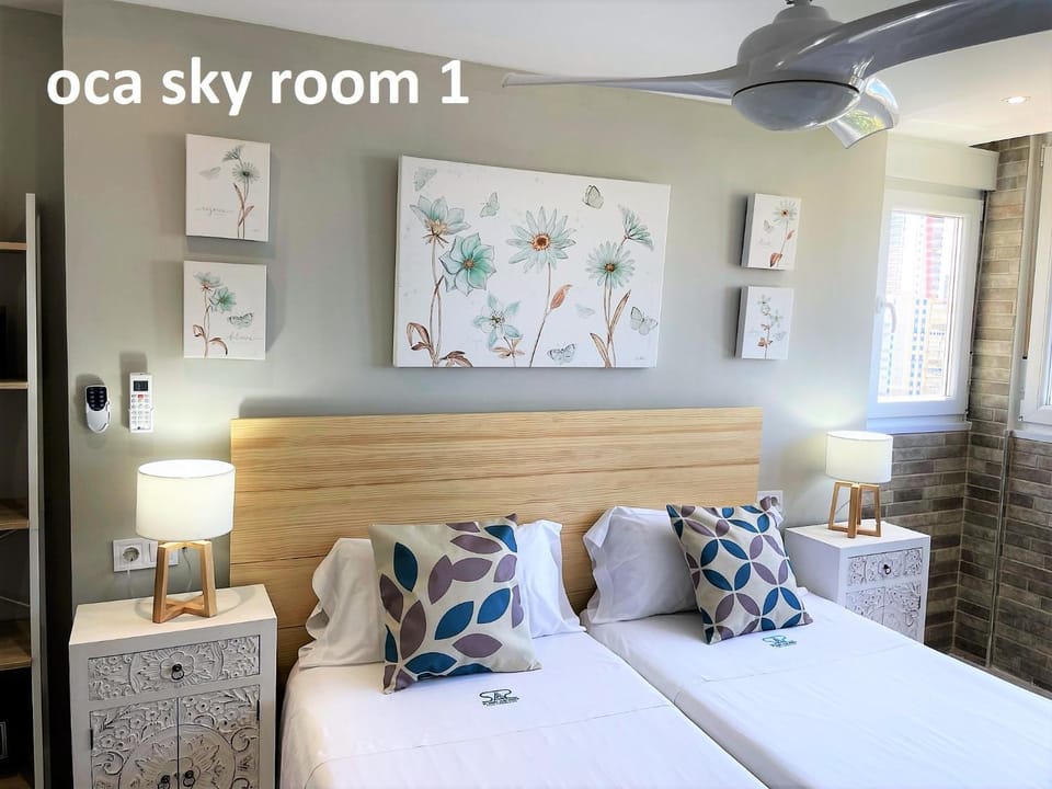 Bed, Photo of the whole room, Decorative detail, Bedroom, fireplace