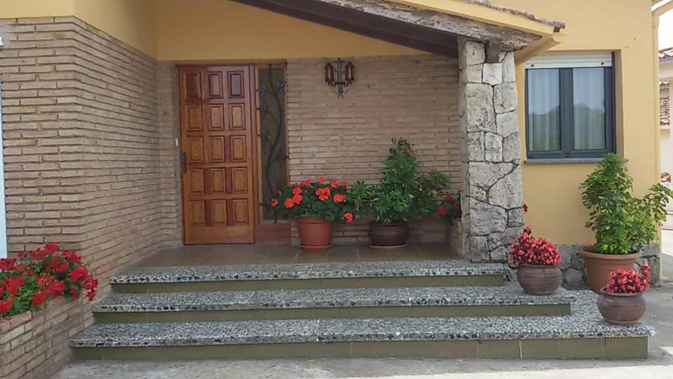 Patio, Facade/entrance