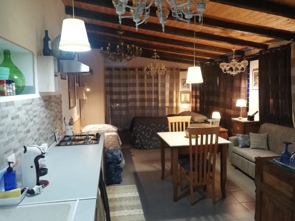Kitchen or kitchenette, Living room, Seating area