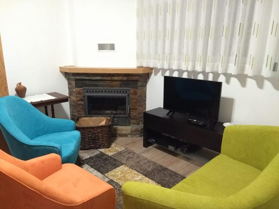 Communal lounge/ TV room, Living room