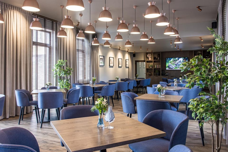 Restaurant/places to eat, Banquet/Function facilities