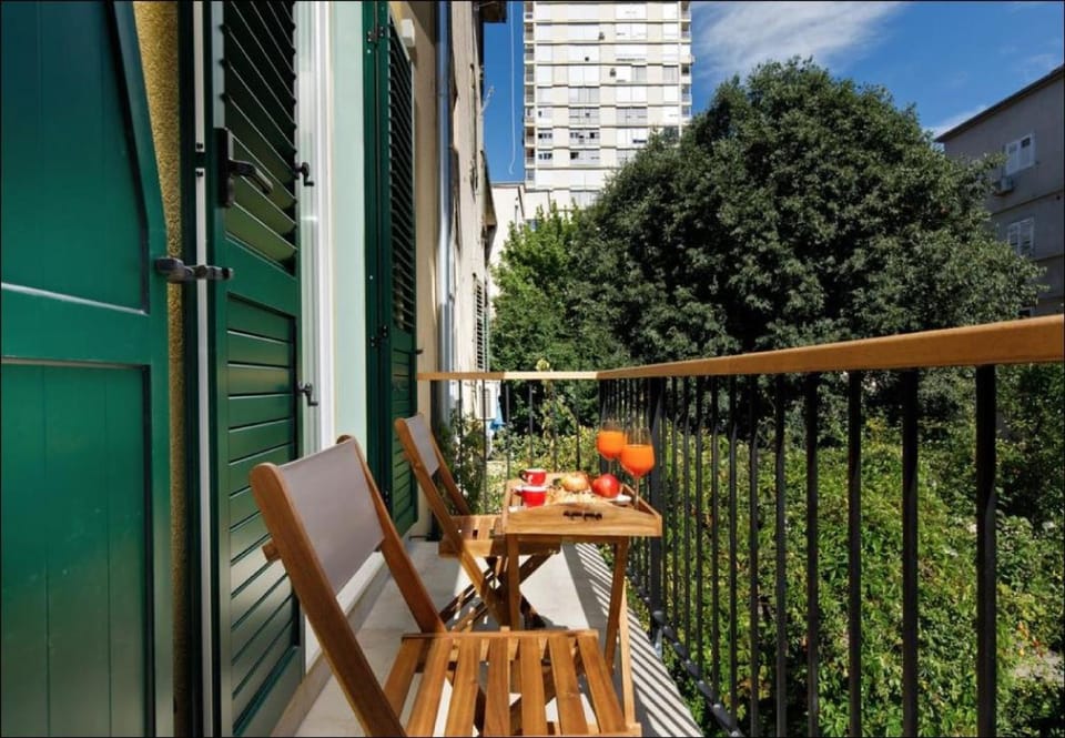 Facade/entrance, Balcony/Terrace, Balcony/Terrace