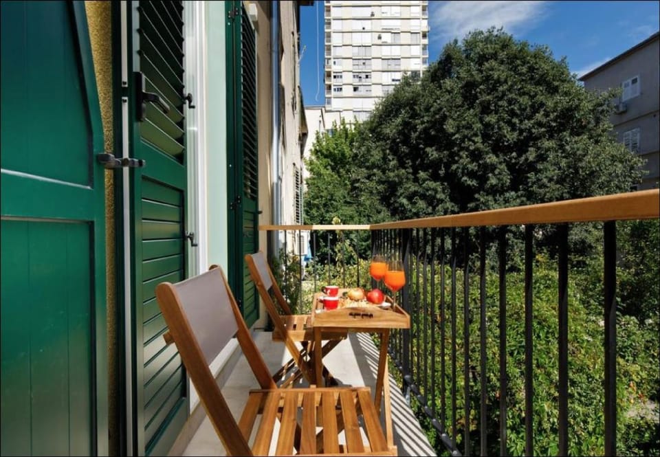 Balcony/Terrace, Garden view
