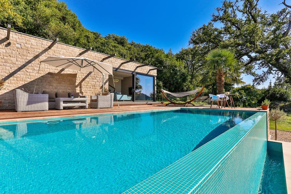 Taihouse Villa in Montenegro