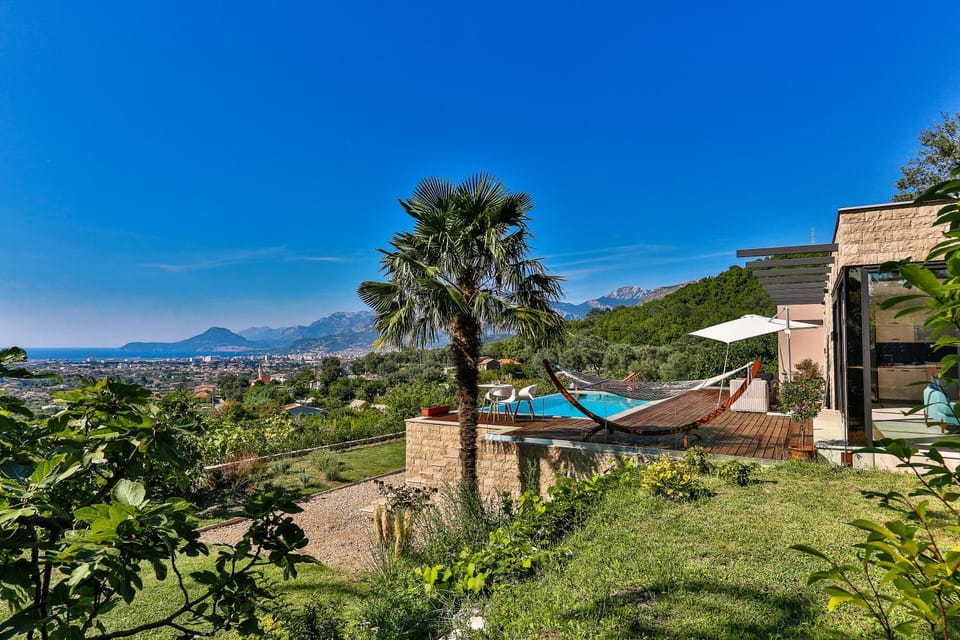 Taihouse Villa in Montenegro