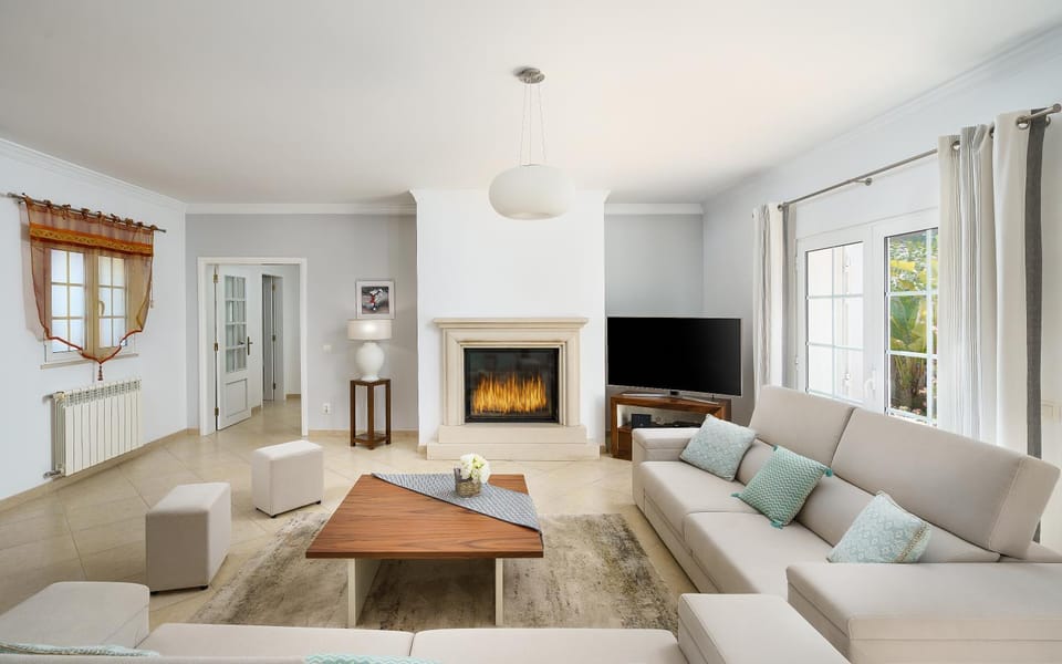 Communal lounge/ TV room, Living room