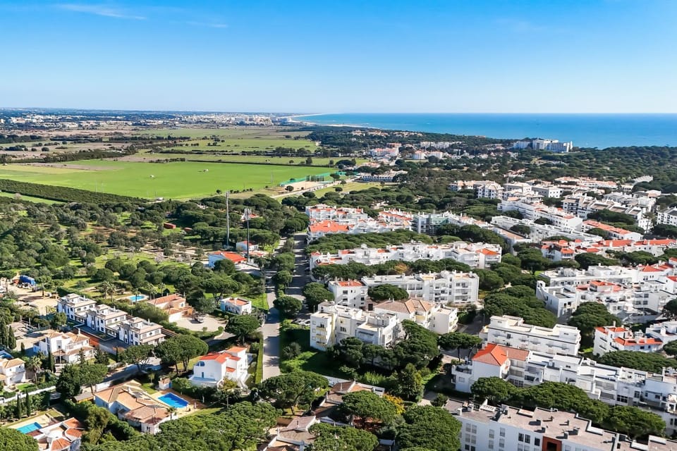Nearby landmark, Bird's eye view, Sea view, Location