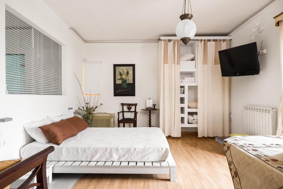 TV and multimedia, Bedroom, Garden view, Sea view