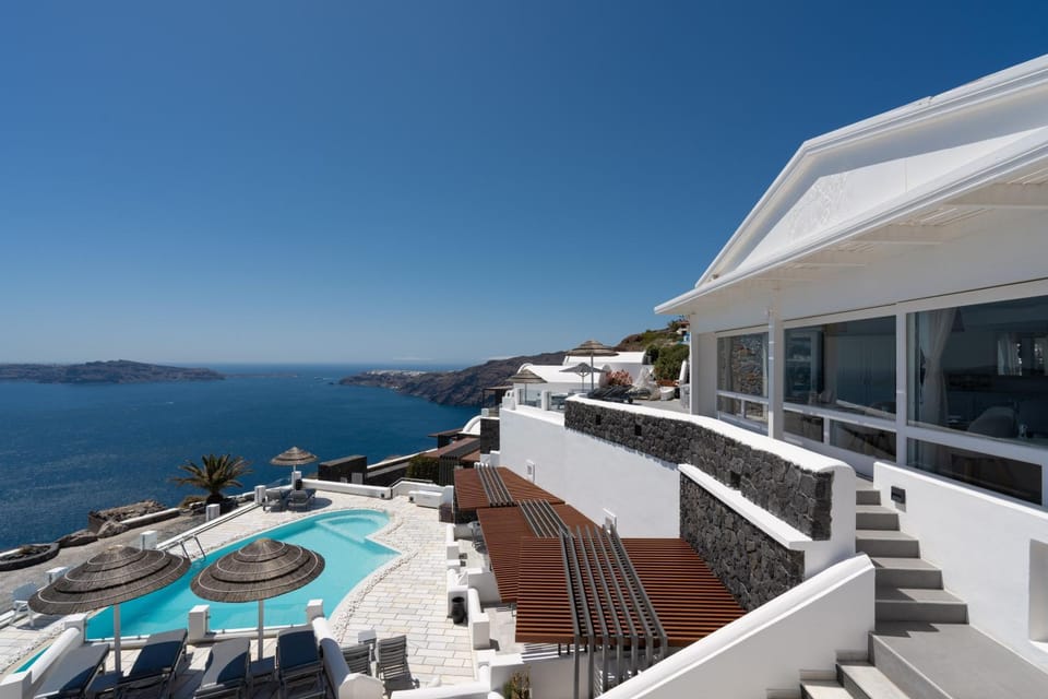 Restaurant/places to eat, Natural landscape, Sea view, Swimming pool