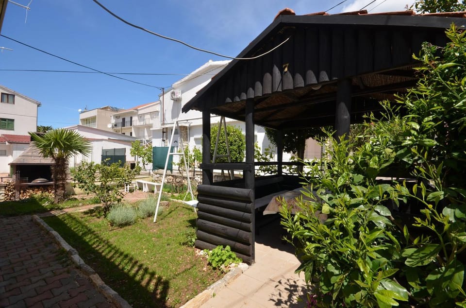 Patio, BBQ facilities, Garden