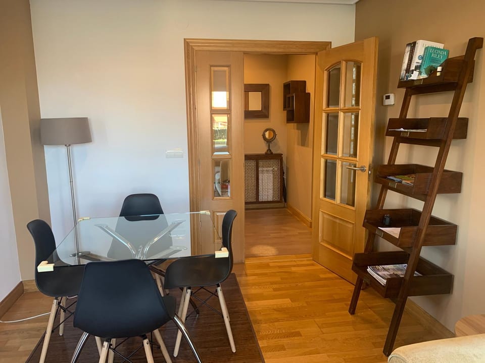 apartamento con jardín privado y barbacoa a 5 min playas santander Apartment in Santander