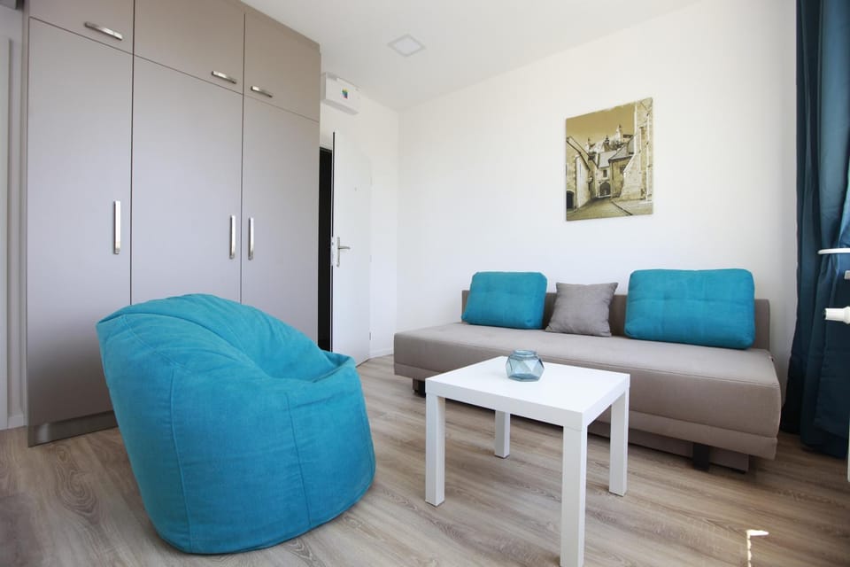 Seating area, wardrobe