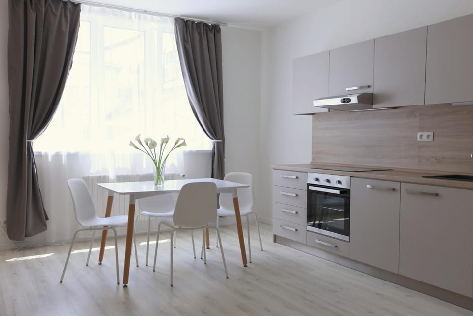 Kitchen or kitchenette, Dining area, pet friendly, stove