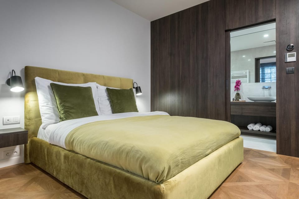 Bed, Bedroom