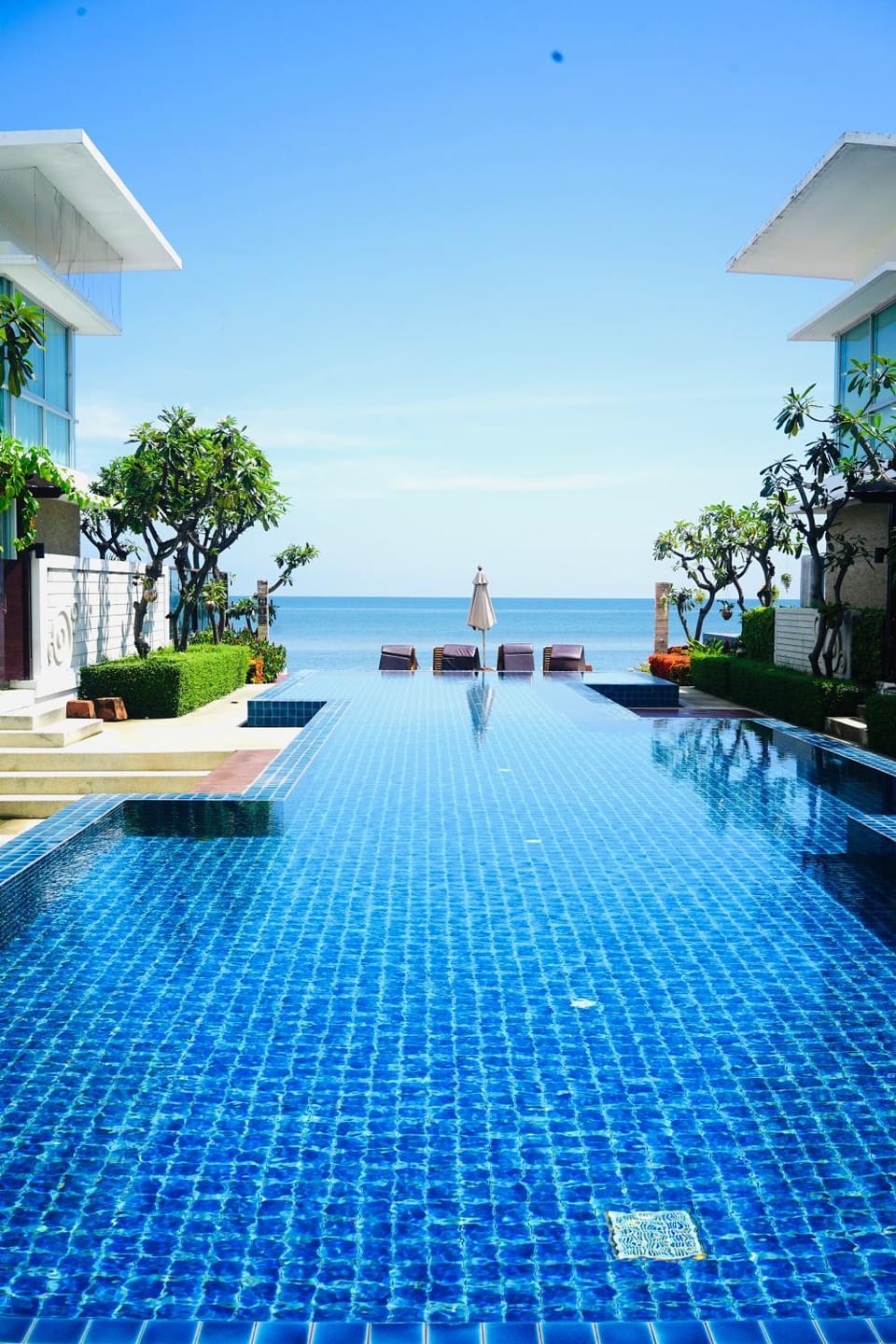 Sea view, Swimming pool, sunbed