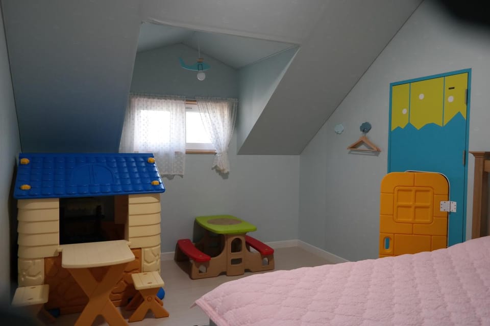 Photo of the whole room