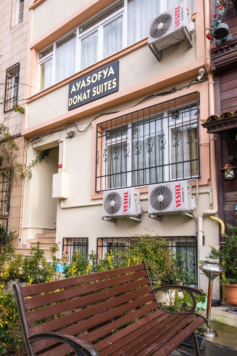 Property building, Day, Street view