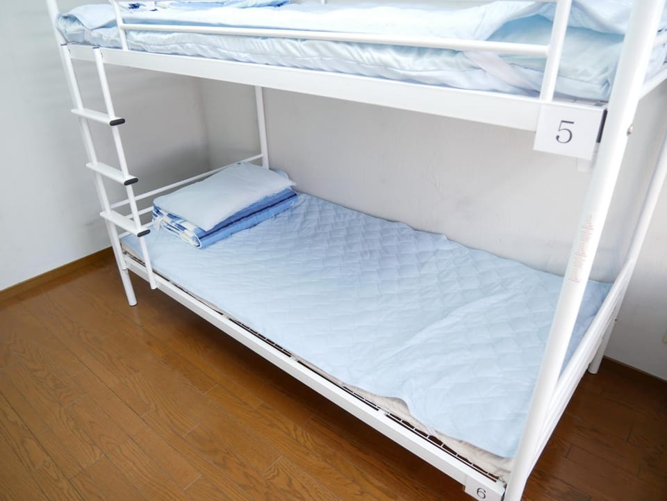 Guest House Twenty-Seven 27 Bed and Breakfast in Osaka
