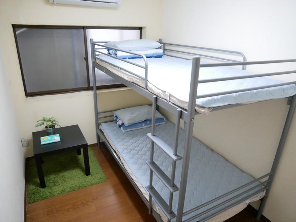 Guest House Twenty-Seven 27 Bed and Breakfast in Osaka