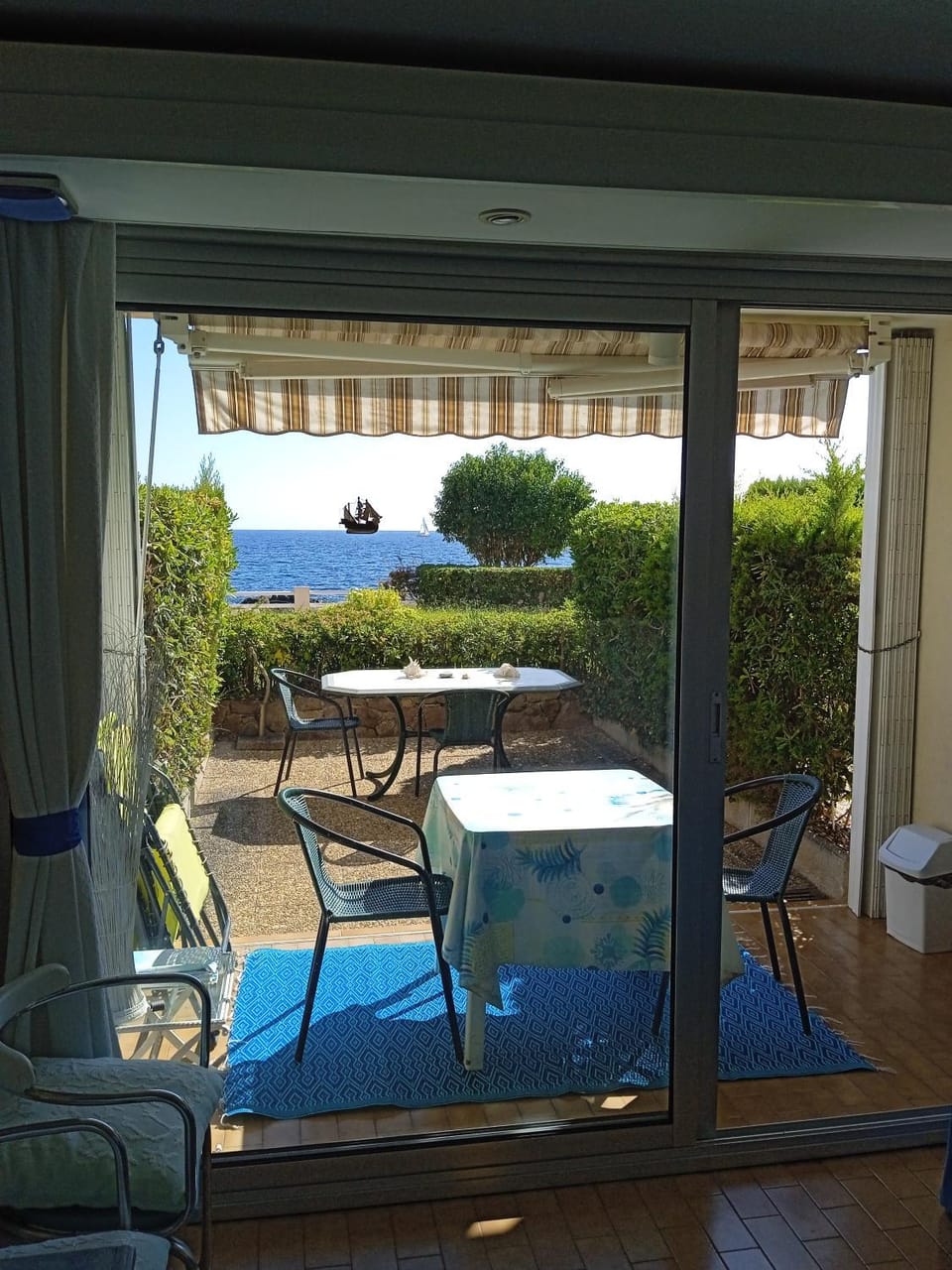 studio pieds dans l'eau Apartment in Saint-Raphael