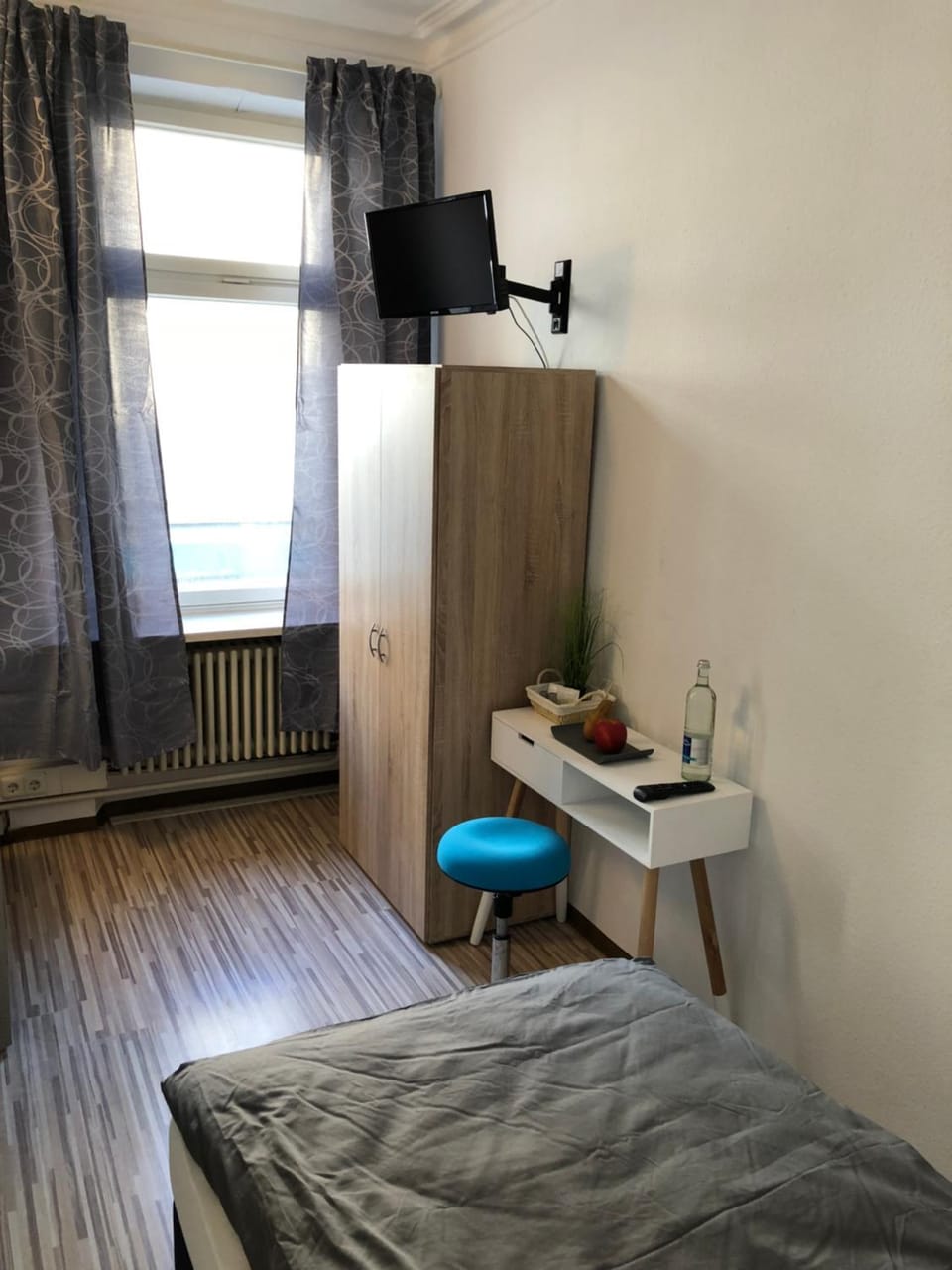 Bed, Photo of the whole room, Decorative detail