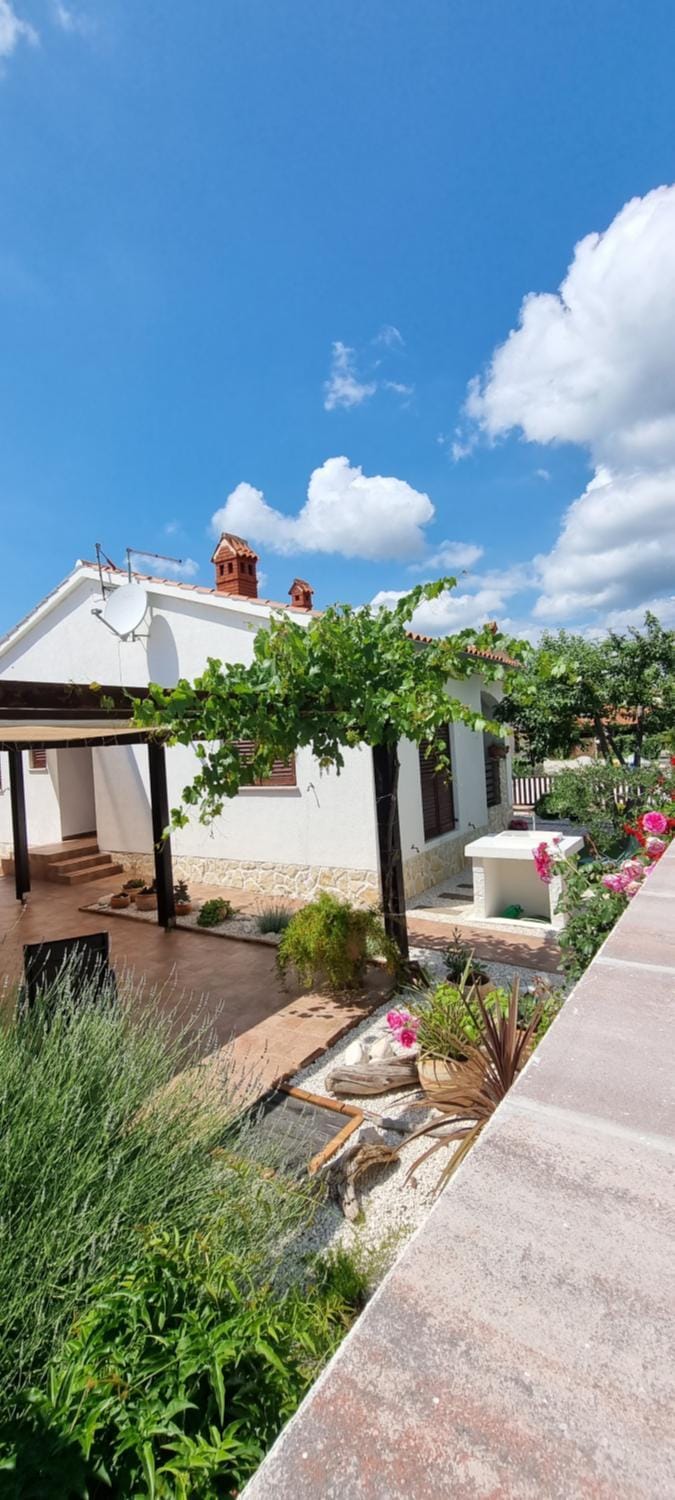 HOLIDAY HOME "MARIJANA" House in Medulin