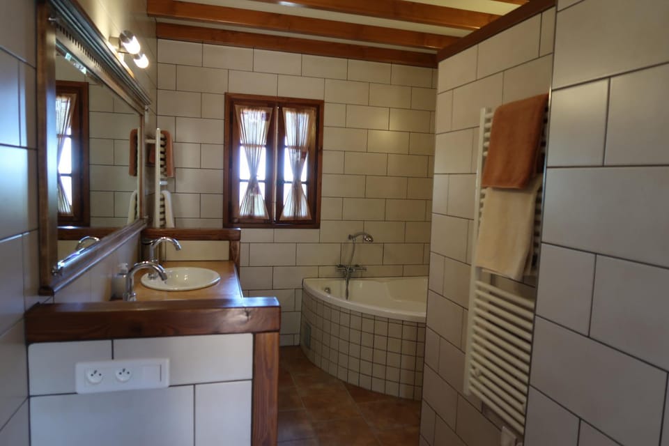Shower, Bathroom, Bath, towels