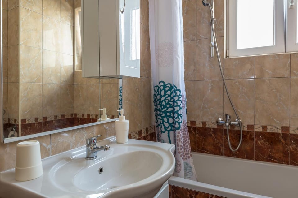 Shower, Bathroom, Bath, towels