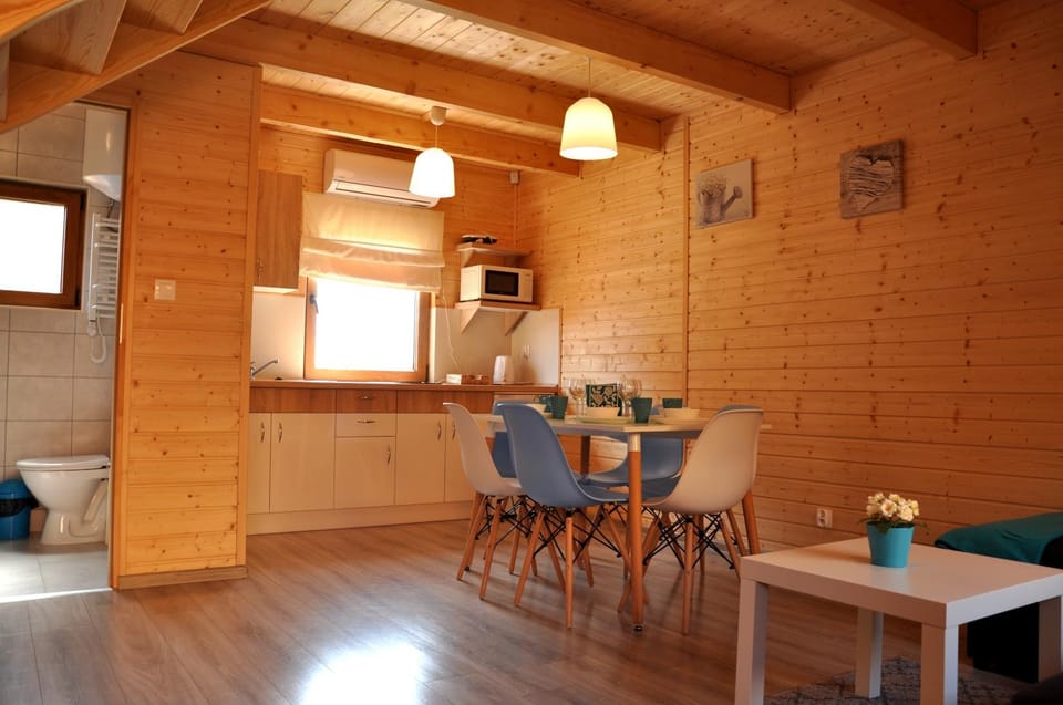 TV and multimedia, Kitchen or kitchenette, Seating area