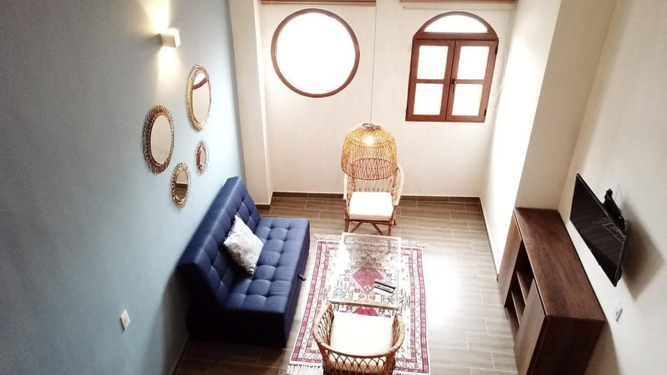 TV and multimedia, Living room, Seating area