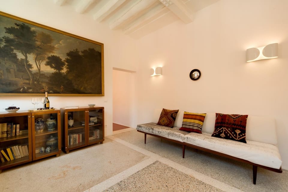 Ca' Dorina Luxury Apartment in Venice