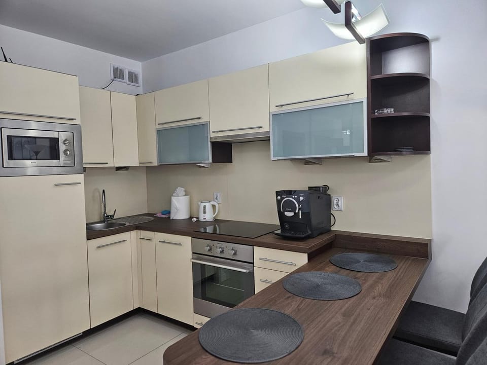 Apartament Arisa-miejsce postojowe w hali garażowej Apartment in Wladyslawowo