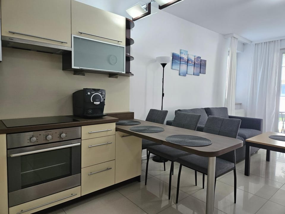 Apartament Arisa-miejsce postojowe w hali garażowej Apartment in Wladyslawowo