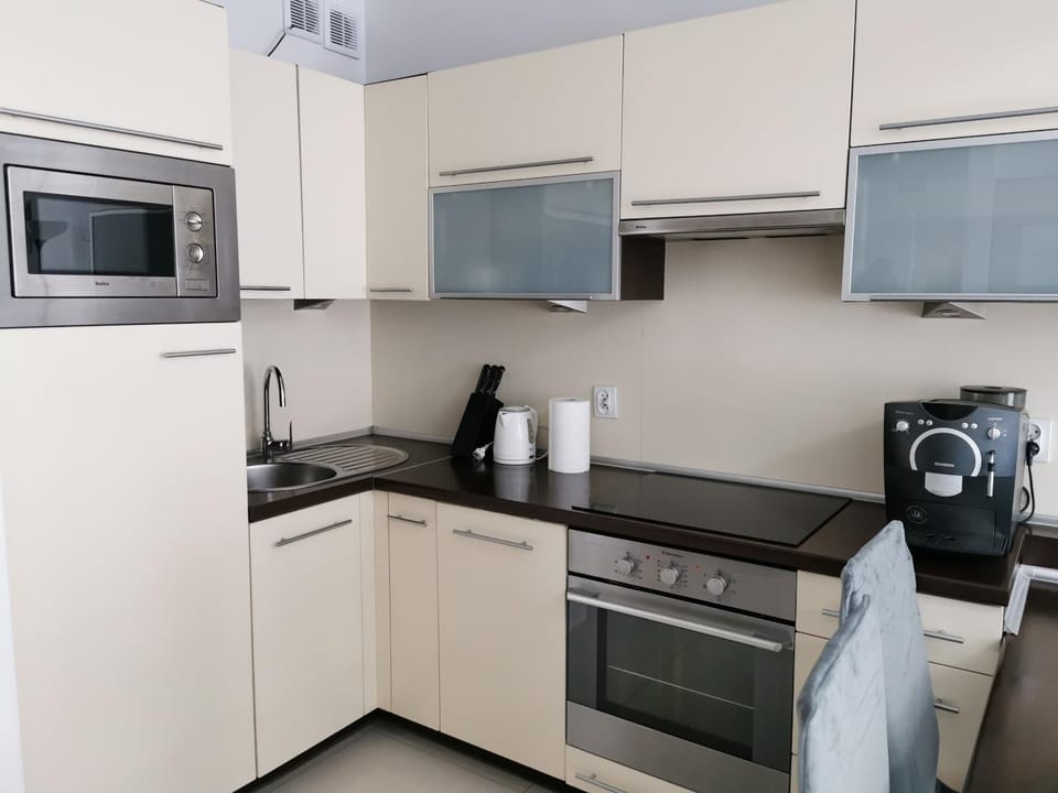 Apartament Arisa-miejsce postojowe w hali garażowej Apartment in Wladyslawowo