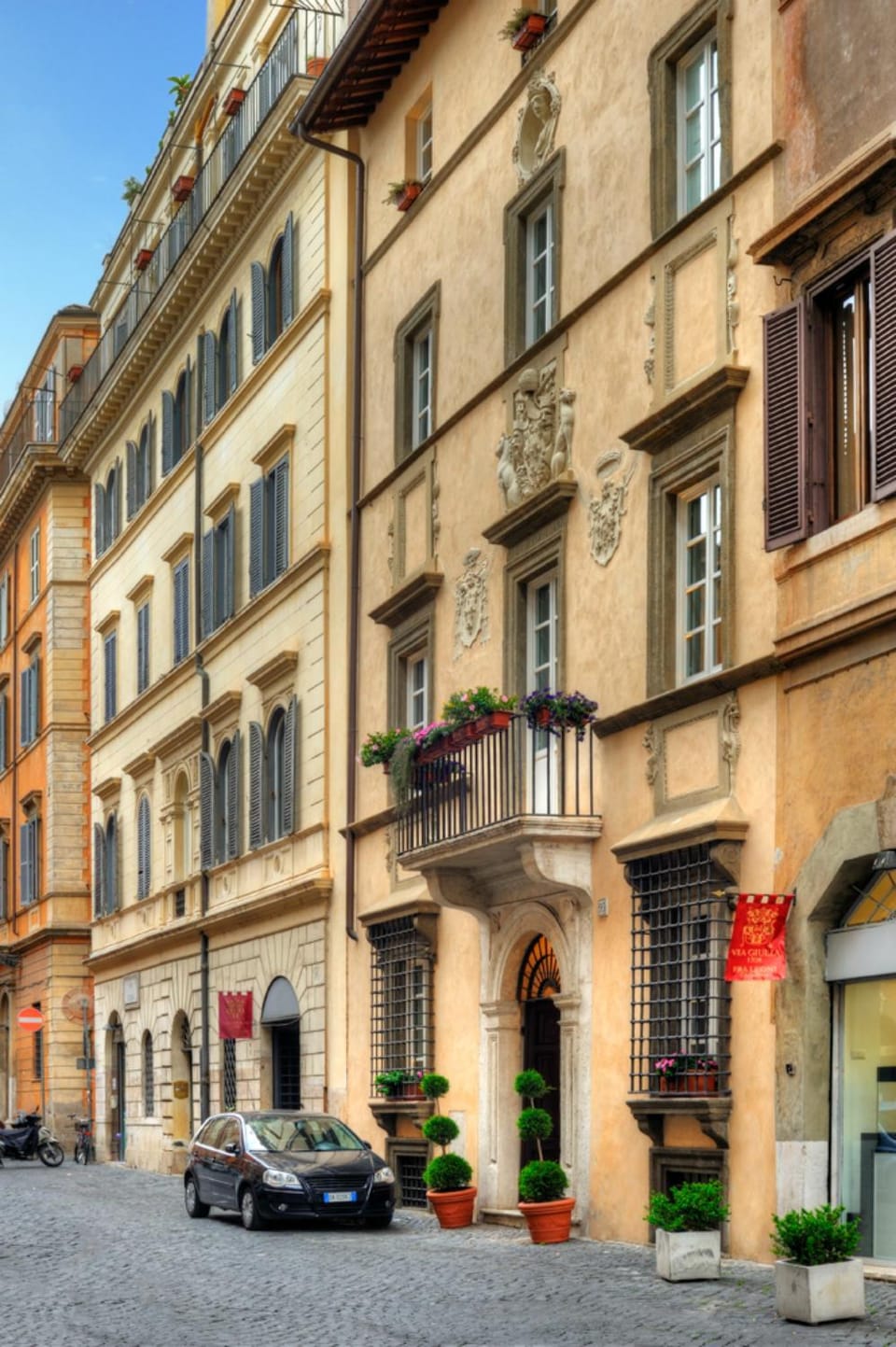 Property building, Facade/entrance