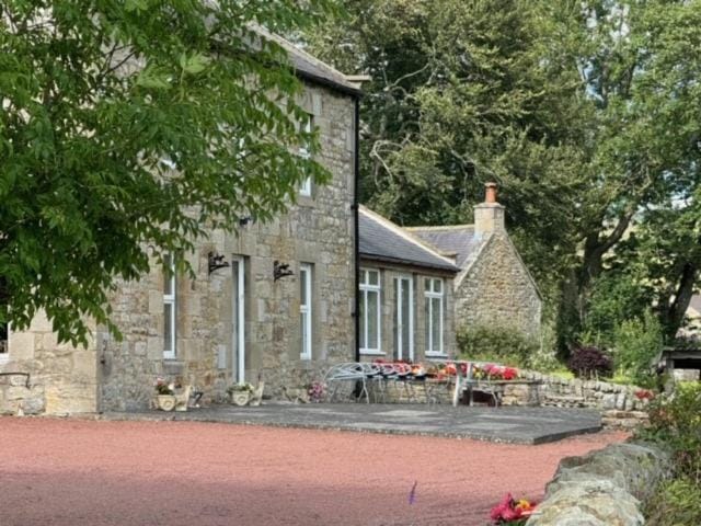 Yellow House Country House in England