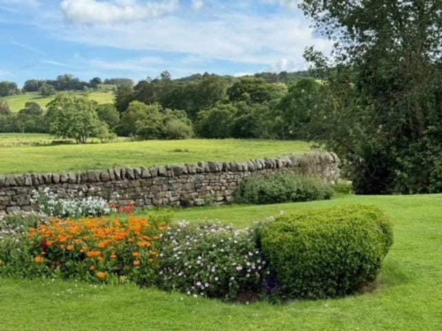 Yellow House Country House in England