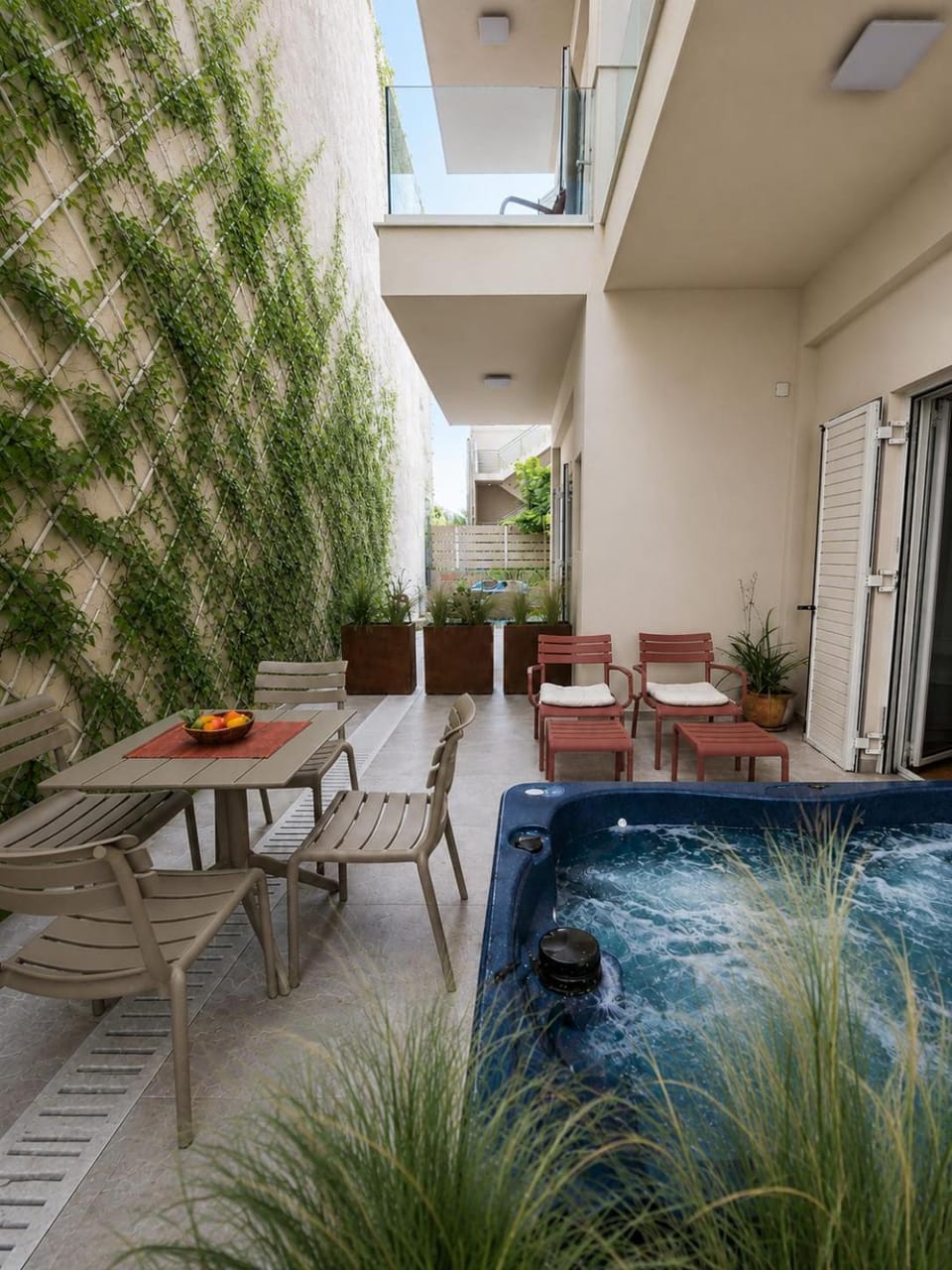 Dining area, sunbed