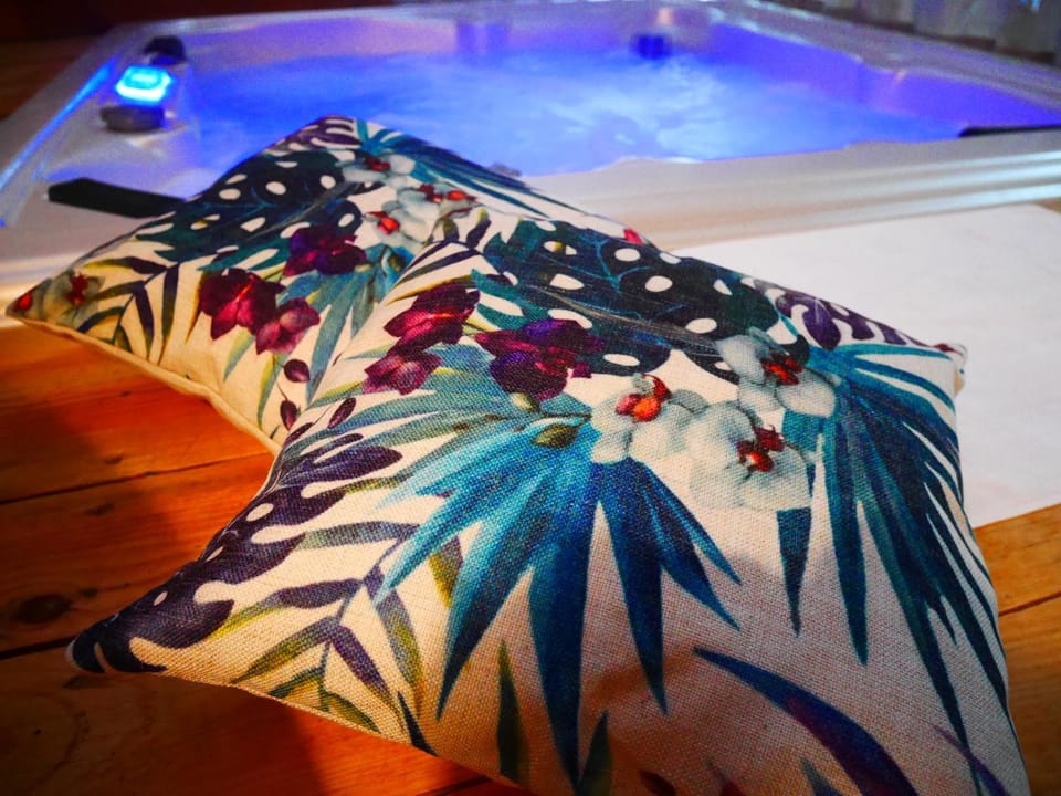Activities, Hot Tub