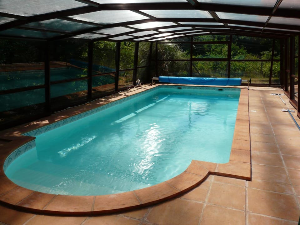 Swimming pool, Swimming pool