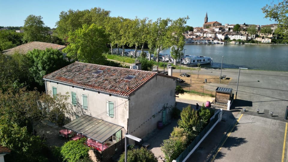 Le Grand Bassin, B&B autonome, au bord du canal du Midi House in Castelnaudary