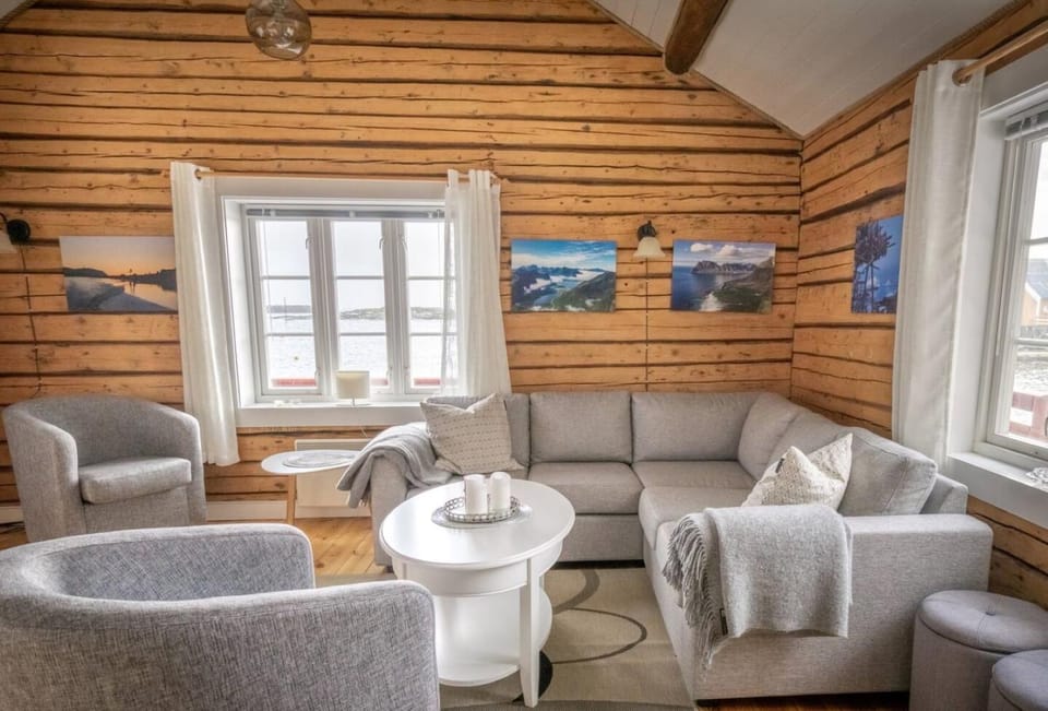 View (from property/room), Living room, Seating area