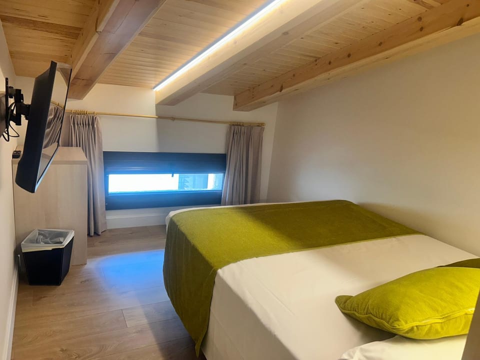 Bed, TV and multimedia