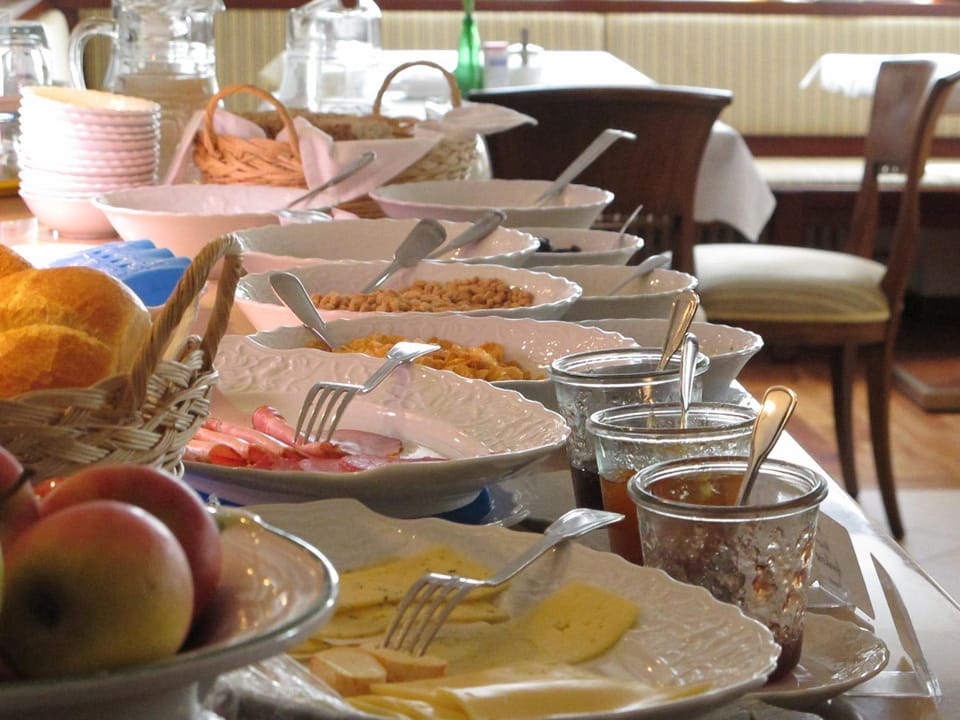 Breakfast, Buffet breakfast
