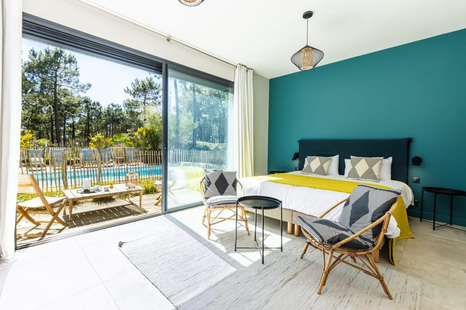 Bedroom, Pool view