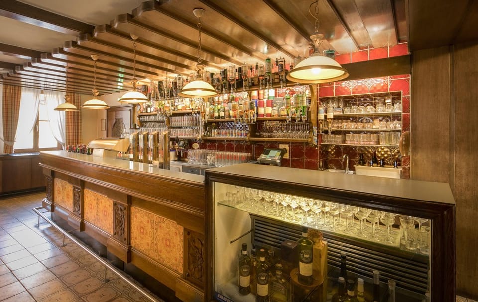 Lounge or bar
