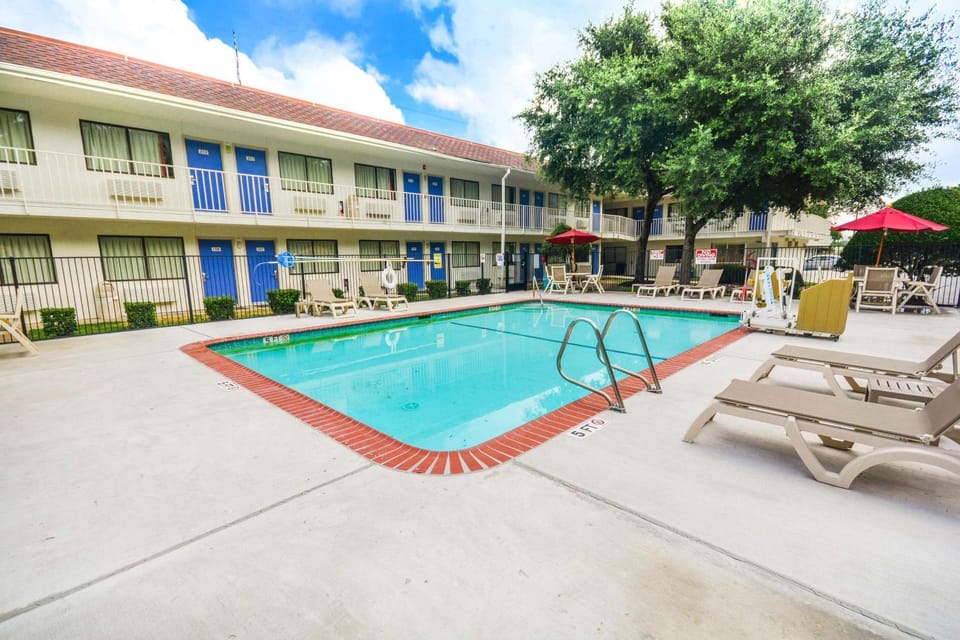 On site, Pool view, Swimming pool
