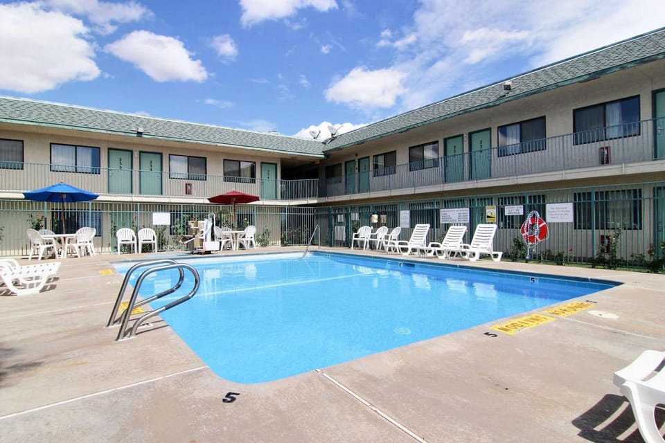 On site, Pool view, Swimming pool