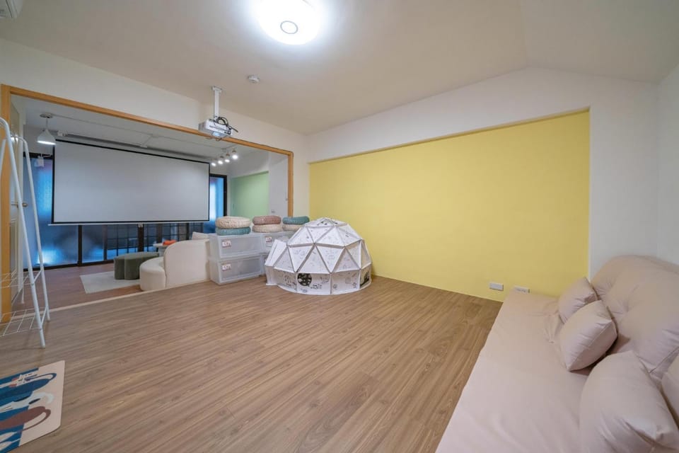 TV and multimedia, Seating area